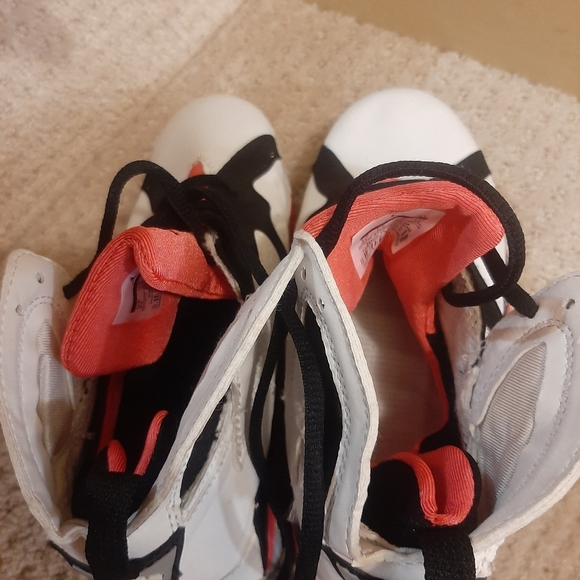 Jordan sneakers size 3y - Picture 11 of 14